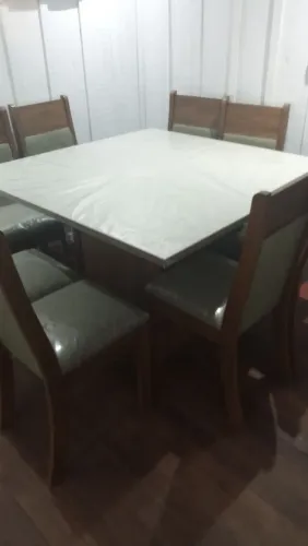 Mesa 8 lugar de vidro temperado