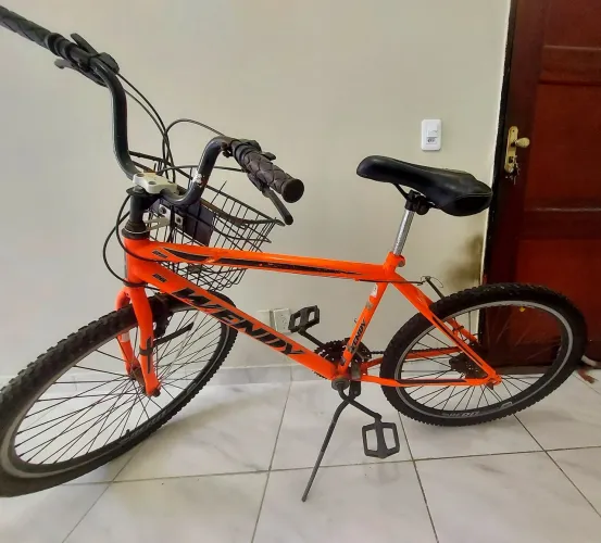 Bicicleta/bike aro 26, com marchas, em ótimo estado de conservação.