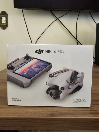 DJI Mini 4 Pro Controle RC2 (Com tela), Kit com 3 baterias, Kit Filtro ND Freeweel, Carreg
