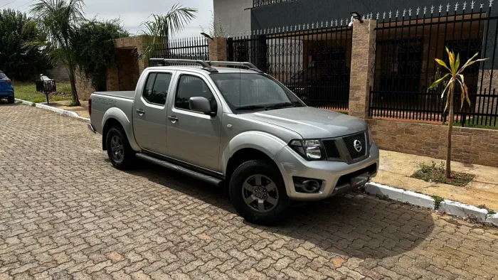 Nissan Frontier SV AT. CD 4X4 2.5 TB Dies. Aut. 2015