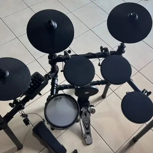 Bateria Eletrônica Seven SD-7000 com Banco e Baquetas