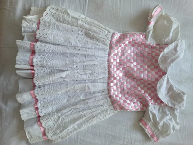 Vestido com renda 1 ano