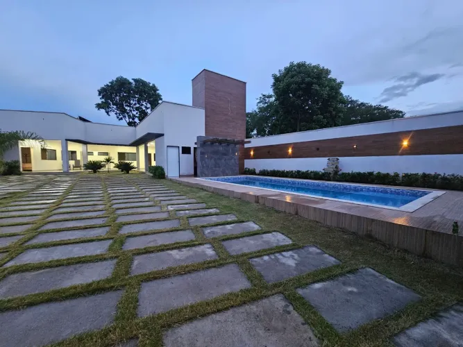 Aluga-se casa em Aruanã