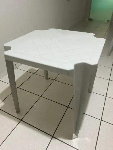 Mesa plástica antares 0,70 x 0,70 x 0,70 - Não entrego