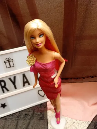 Barbie fashionistas pink hair