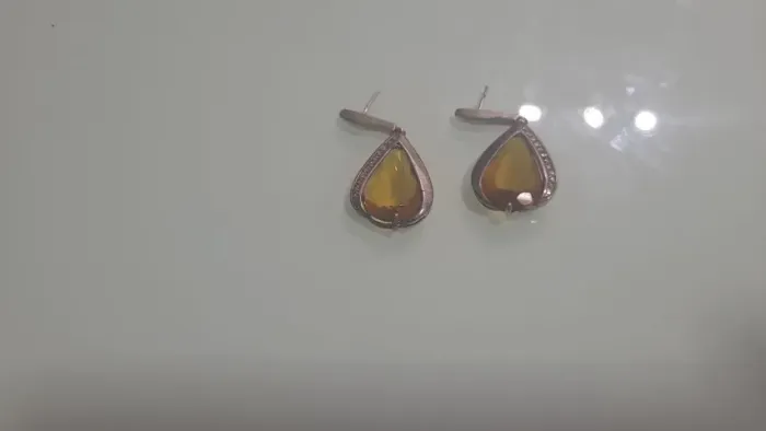 Brinco de Prata 925 com Âmbar Sintético Surya