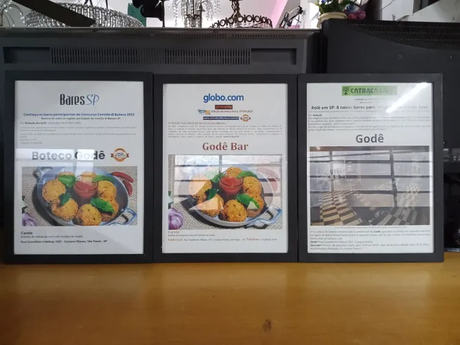 Quadros Gravura com Moldura de Madeira e Vidro 
