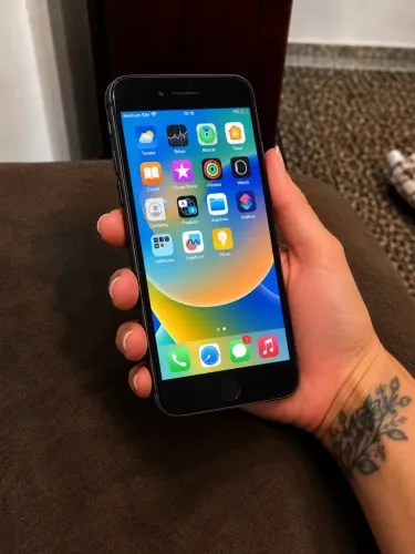iPhone 8Plus - 64GB - Preto