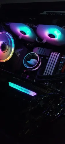 PC Gamer: AORUS i7-12700KF, 32GB DDR5, RX 6800 XT 16GB, NVME 1TB 7400MBs, Fonte 1050W :D