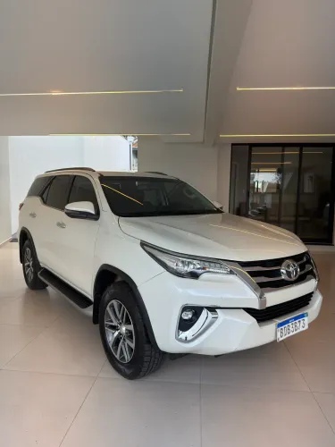 Toyota Hilux SW4 SRX 4X4 2.8 TDI 16V Dies. Aut. 2019