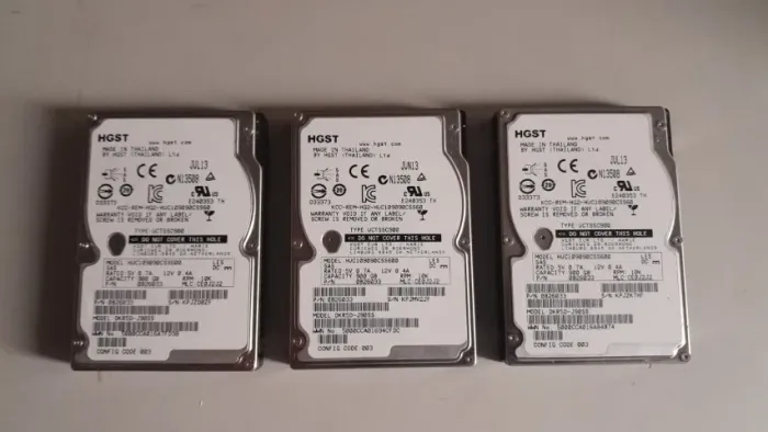 3 unidades Hd SAS Hgst Hitachi 900gb 10k 2,5 Huc109090css600 Para uso em servidor e stora