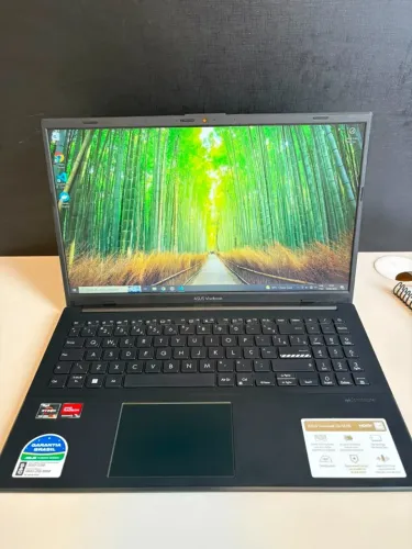 Notebook ASUS VivoBook Go 15 Ryzen 5 7520U | 8GB RAM | SSD 256GB | Tela Full HD - A vista!