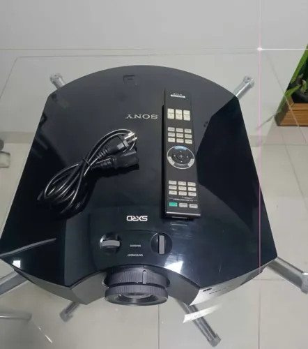Projetor Sony profissional VPL-HW45ES