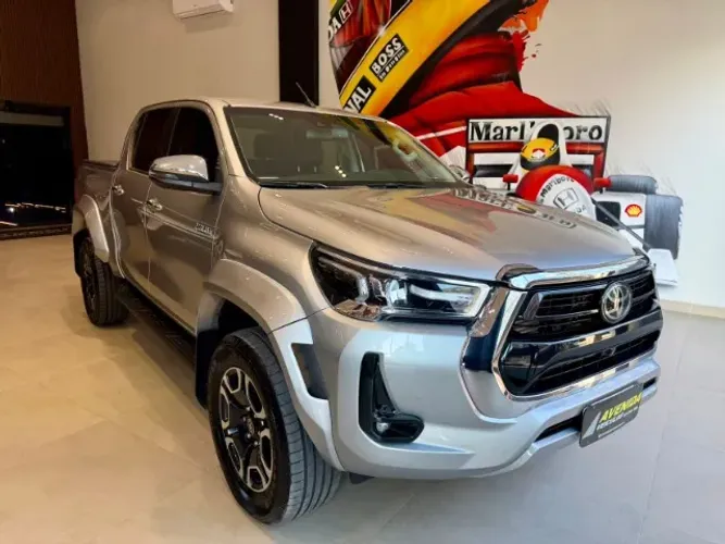 Toyota Hilux CD SRX Plus 4X4 2.8 TDI Die. Aut. 2024