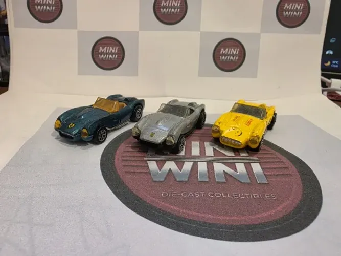 Hot Wheels Kit com 3 Ferrari 250 Loose