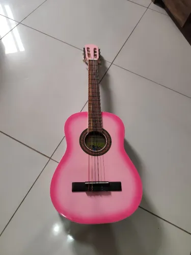 Violão juvenil rosa