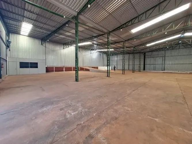 Casa com 6 Quarto(s) e 2 banheiro(s) para Alugar, 1822 m² por R$ 20000 / Mês