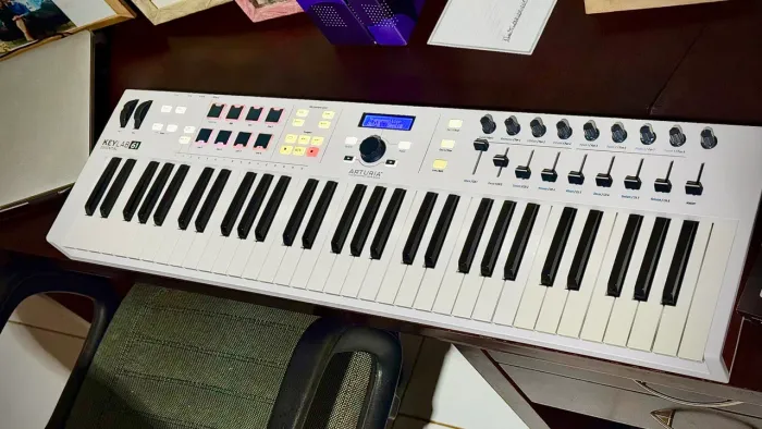 ARTURIA KEYLAB ESSENTIAL 61 MK2 BRANCO ? SEMINOVO, E IMPECÁVEL