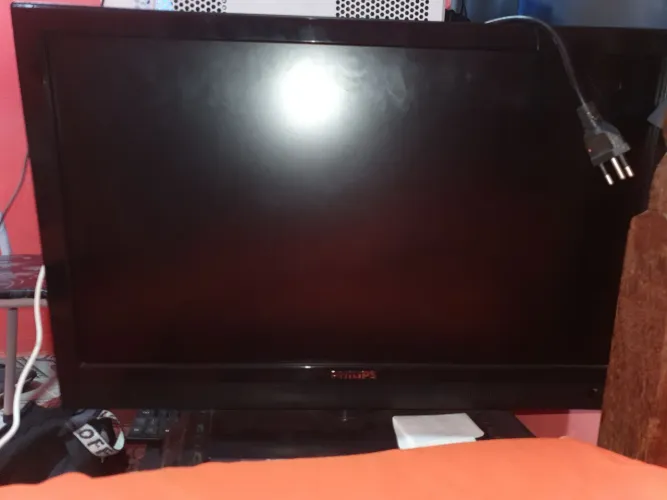 Monitor Philips 1080p 60hz 24pol com Defeito