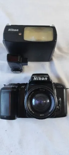 Câmera Nikon antiga 
