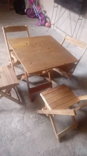 Mesa de madeira dobravel