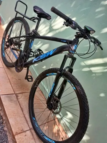 Bicicleta Aro 29 Quadro de Alumínio Freio à Disco e Suspensão