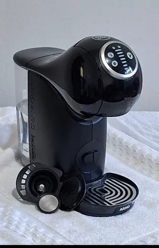 Cafeteira + Adaptador para café moído Dolce Gusto Arno Genio S Plus Preto 110v
