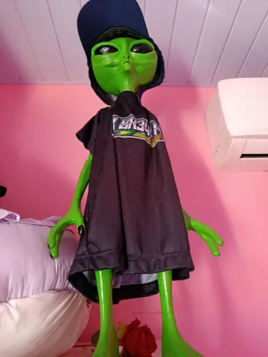 Boneco ET