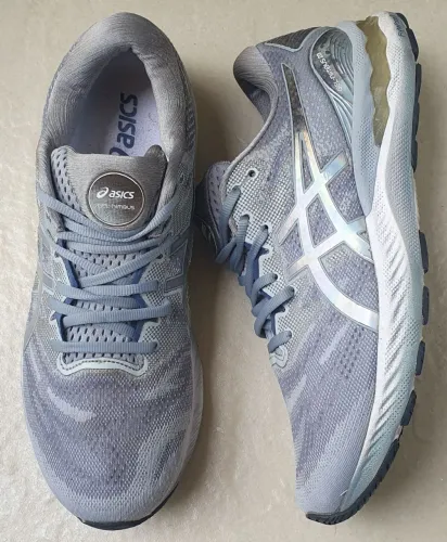 Asics Gel Nimbus 23 (TAM 42) original barato 