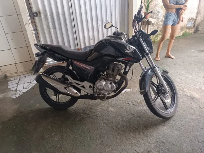 Moto toda boa