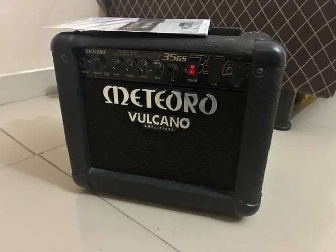 Amplificador Meteoro para guitarras