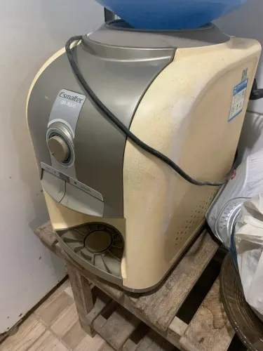 funcionando perfeitamente, forno aquece normalmente e gelágua gela muito bem