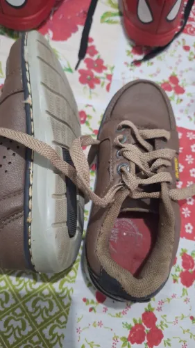 Vendo pares sapatos infantis 