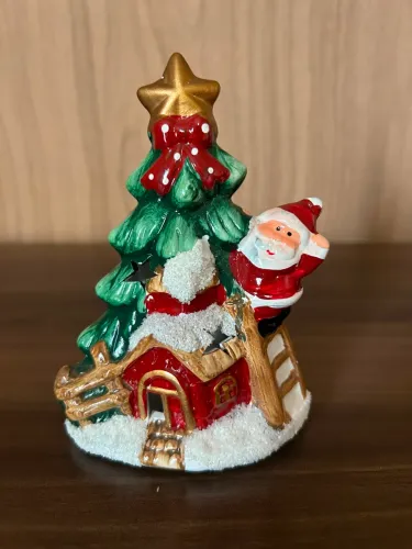 Árvore de Natal em cerâmica enfeite