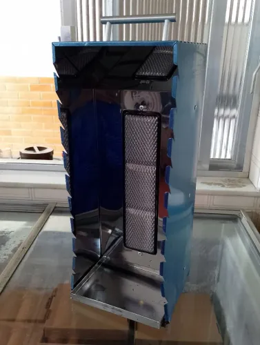 Vende-se Assador a Gás portátil inox Arke.<br>10 espetinho.<br>Preço baixo para sair rápido.