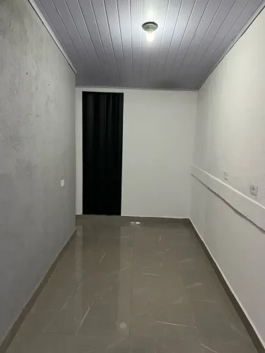 Alugo sobrado no Humaitá