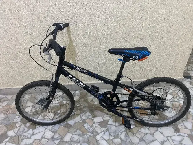 Bicicleta Caloi aro 22 Hotweels