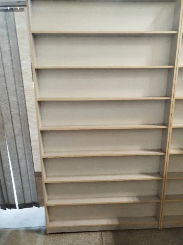 Prateleira em MDF L1,20m, A2,10m, 0,10cm profundidade c/ 8 repartições