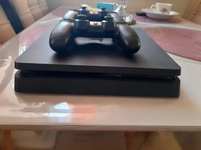 Vídeo games ps4 uni dono pouco uso