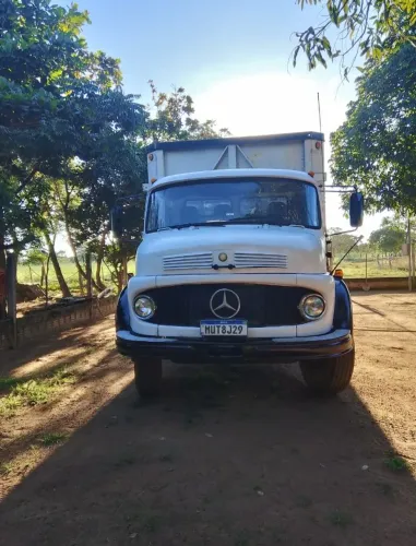 Vendo caminhão gaiola ano 1975, em ótimo estado só pegar e andar.