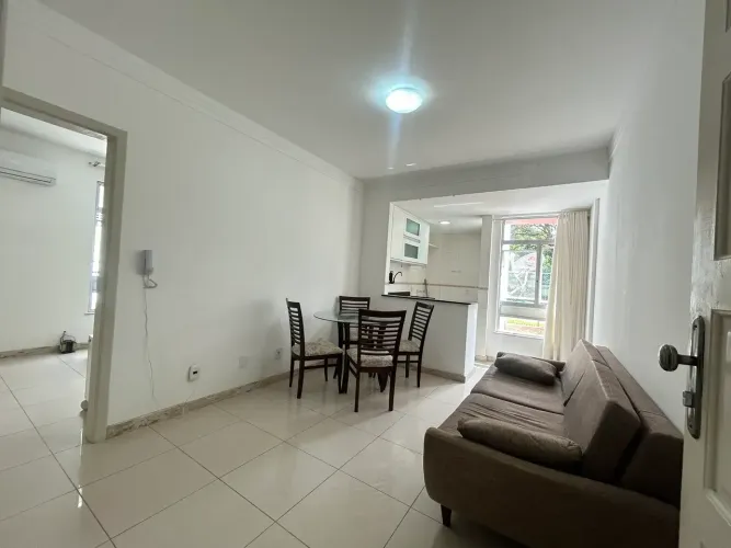 Apartamento a venda com 1/4 sala no Jardim Apipema, excelente localização perto de tudo