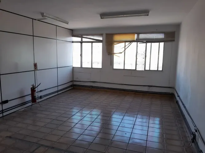 Galpão 350 m² para Locação na Penha - Rio de Janeiro