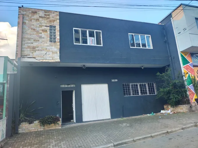 Casa comercial CURITIBA