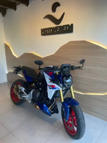 BMW F 900 R Plus Racing blue 2026