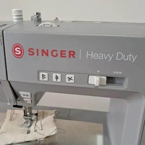 Máquina de Costura Singer HD6805