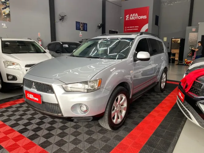 Mitsubishi Outlander 2.0 16V 160cv Aut. 2013