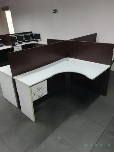 Estação de trabalho com 4 lugares
