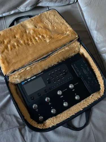 Valeton GP200 com bag e pedalboard