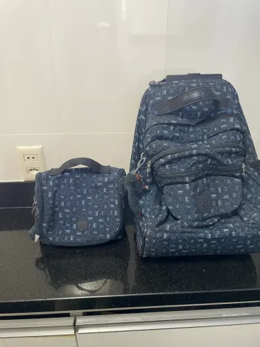 Mochila de rodinha e lancheira da Kippling original USADA
