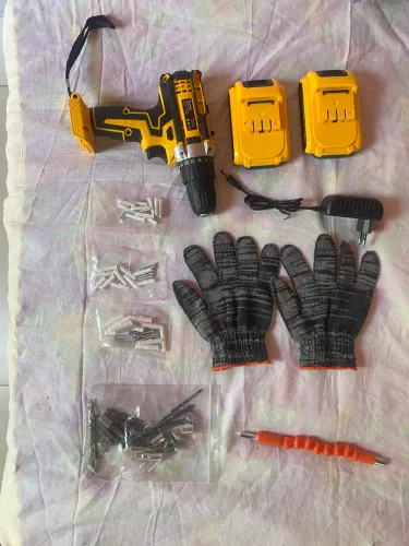Parafusadeira e Furadeira Sem Fio + 2 Baterias e Kit Completo (Nova)